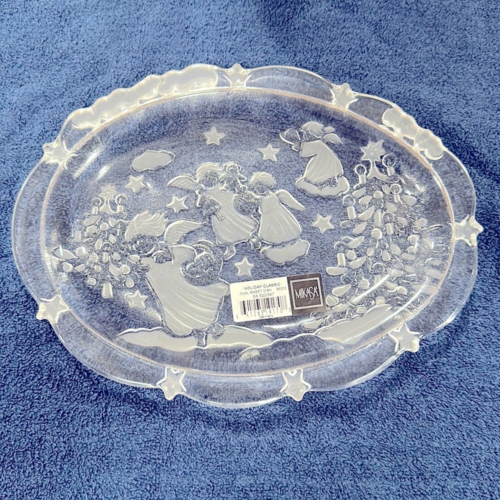 Mikasa Holiday Classic Oval Sweet Dish